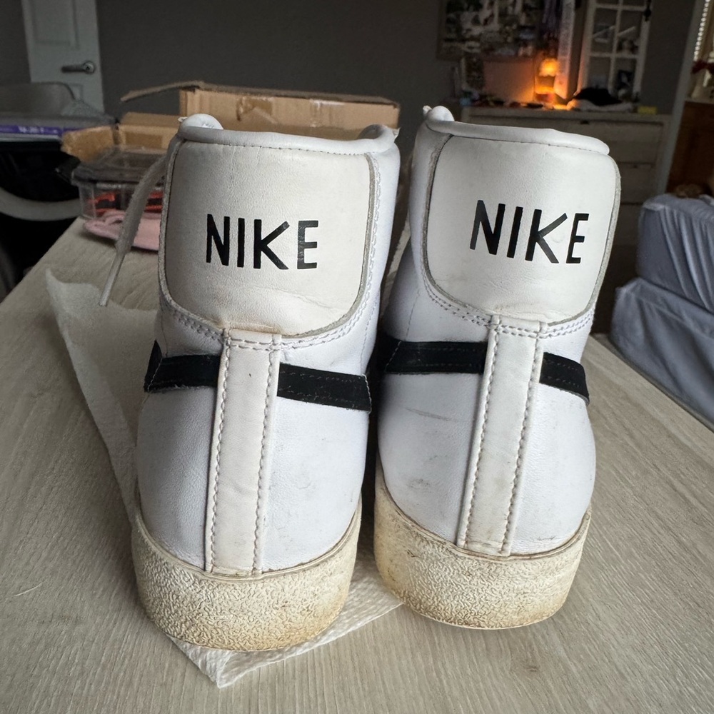 Nike White and Black High-Tops